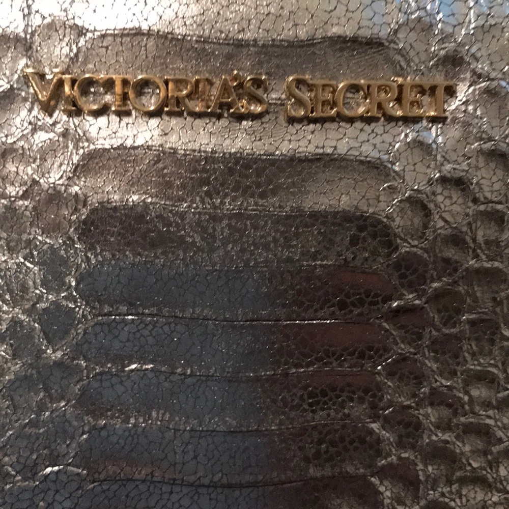 Victoria’s Secret crossbody bag. FREE SHIPPING - Picture 3 of 5